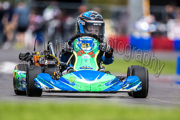 NZ9_4164